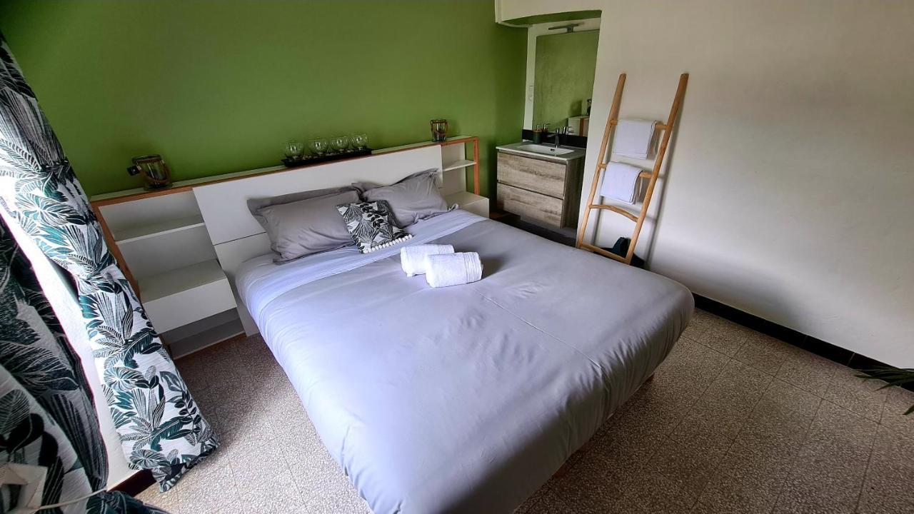 Bed and Breakfast Lou Mouli Di Baou Labeaume Exterior foto
