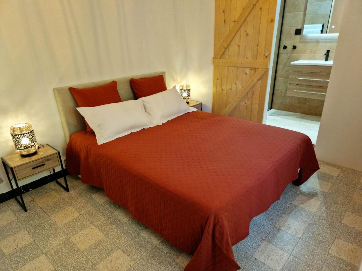 Bed and Breakfast Lou Mouli Di Baou Labeaume Exterior foto